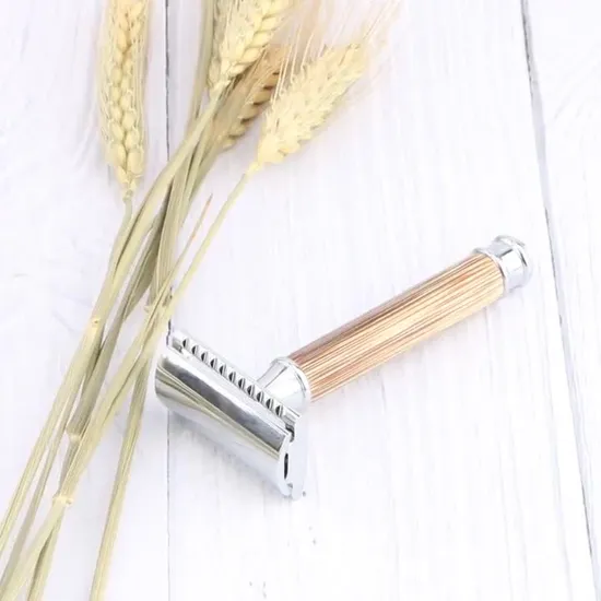 Rasoio di sicurezza da barba classico da uomo di colore naturale con manico in bambù a doppio bordo Rasoio di bambù